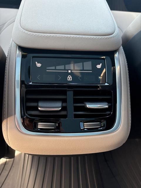 New 2026 Volvo XC90 B6 Plus w/ Protection Package Premier AWD/4WD image 34