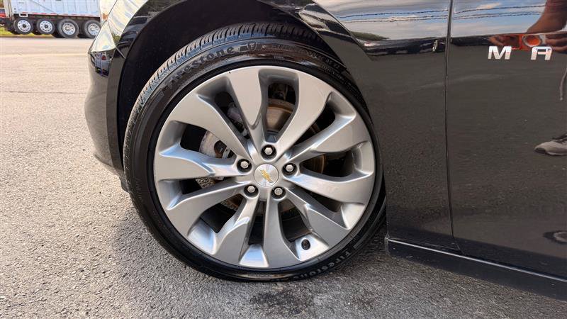 Used 2018 Chevrolet Malibu Premier w/ Premier Sun and Wheel Package FWD image 16