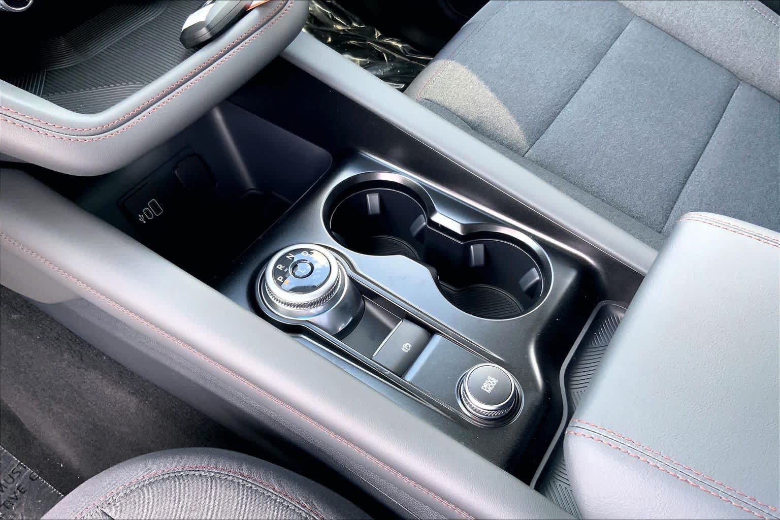 New 2026 Ford Explorer Active AWD/4WD image 5