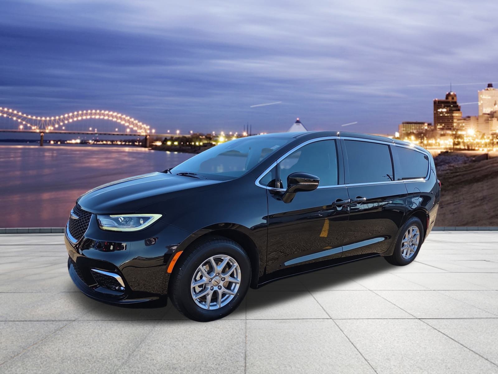 Used 2025 Chrysler Pacifica Select