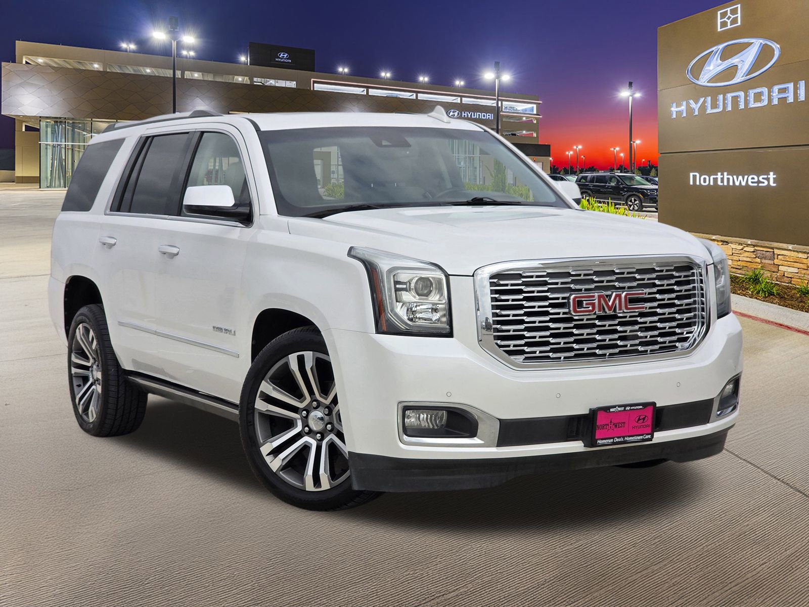 Used 2020 GMC Yukon Denali w/ Denali Ultimate Package image 3
