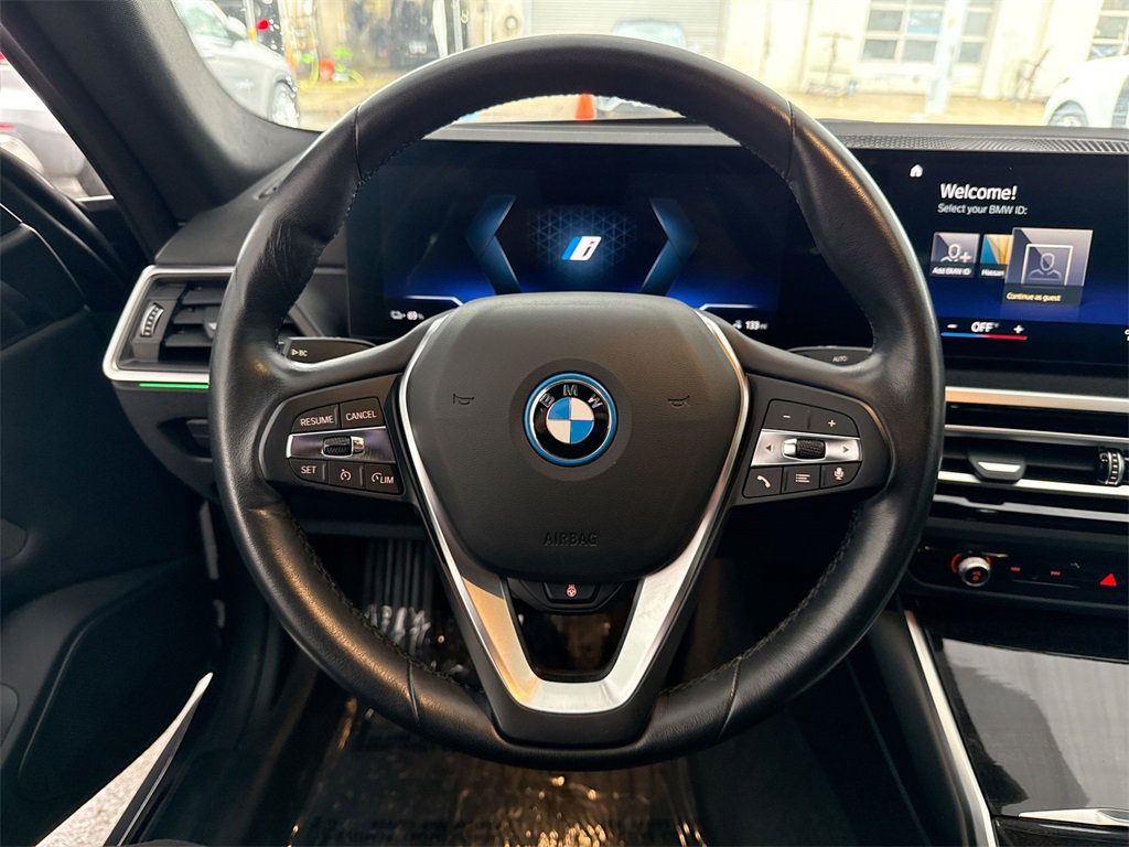 Used 2023 BMW i4 eDrive35 w/ Premium Package image 11