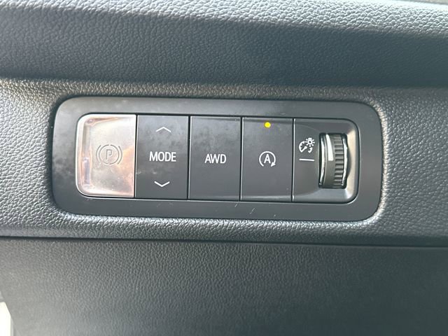 Used 2025 Chevrolet Traverse LT image 27