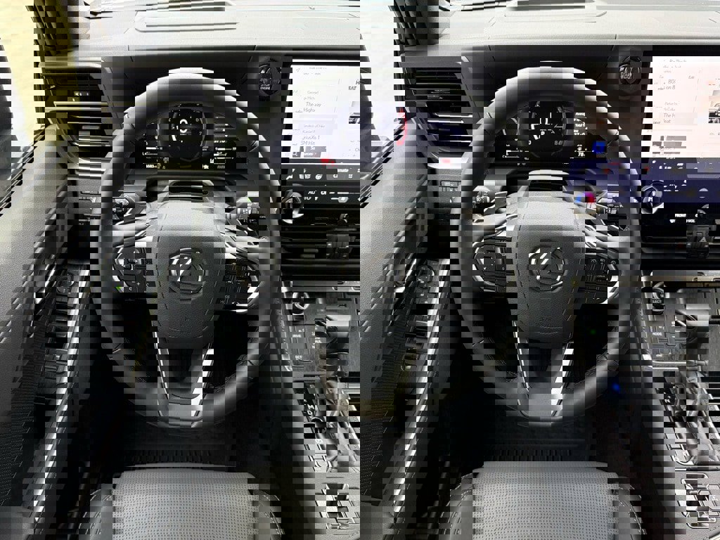 Used 2025 Lexus GX 550 w/ Accessory Package (2T) image 24