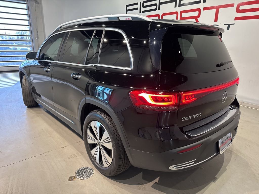 Used 2023 Mercedes-Benz EQB 300 4MATIC w/ Exclusive Package image 5