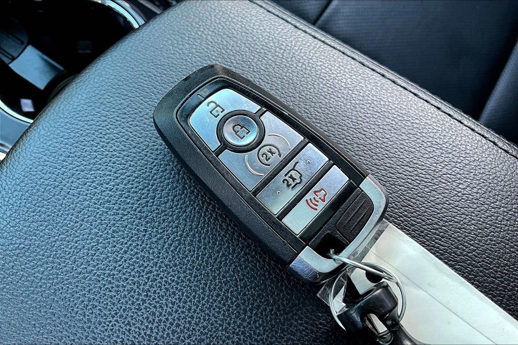 Used 2019 Ford Explorer Limited w/ Ford Safe & Smart Package image 12