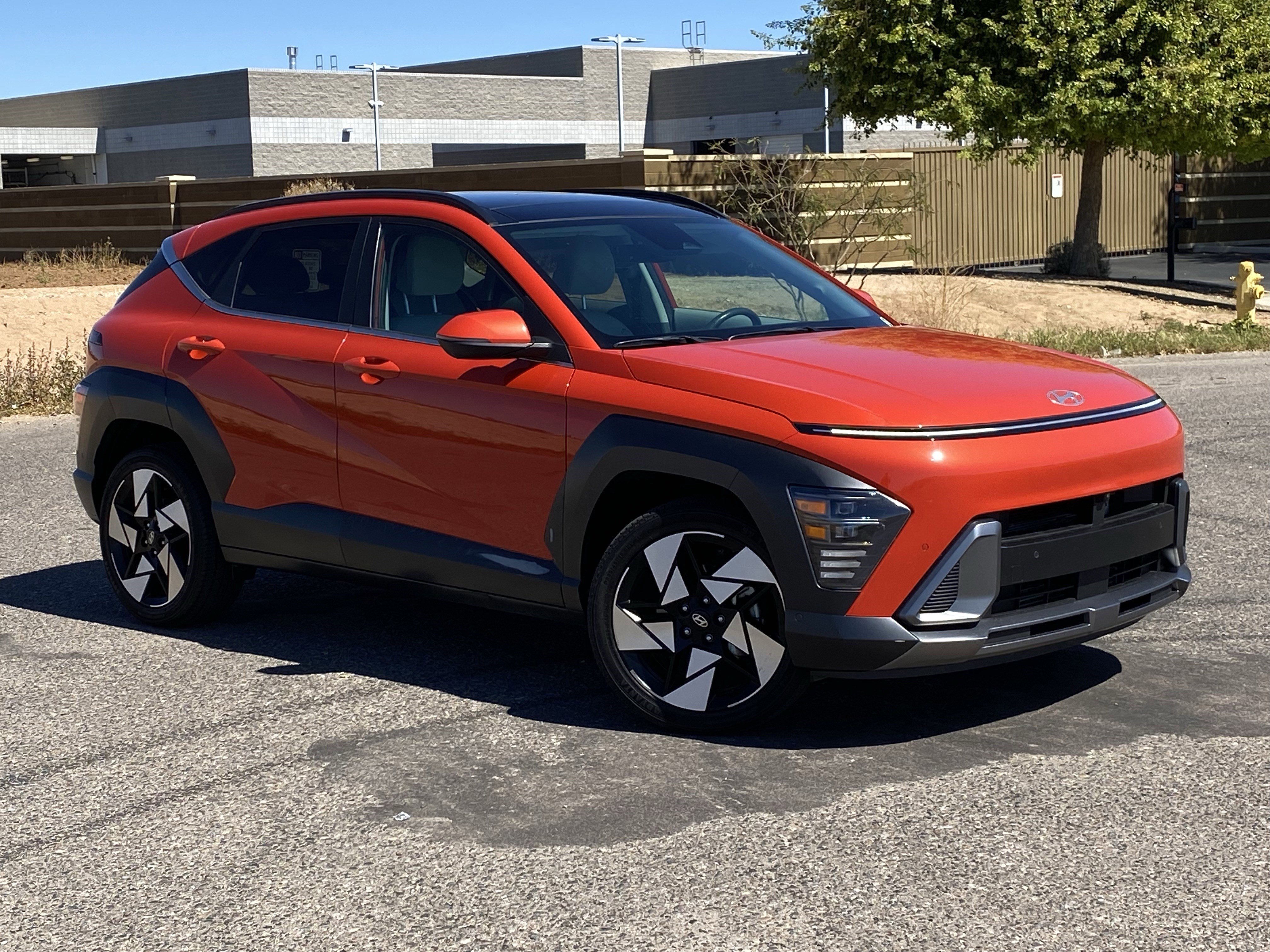 Used 2024 Hyundai Kona Limited AWD/4WD image 35