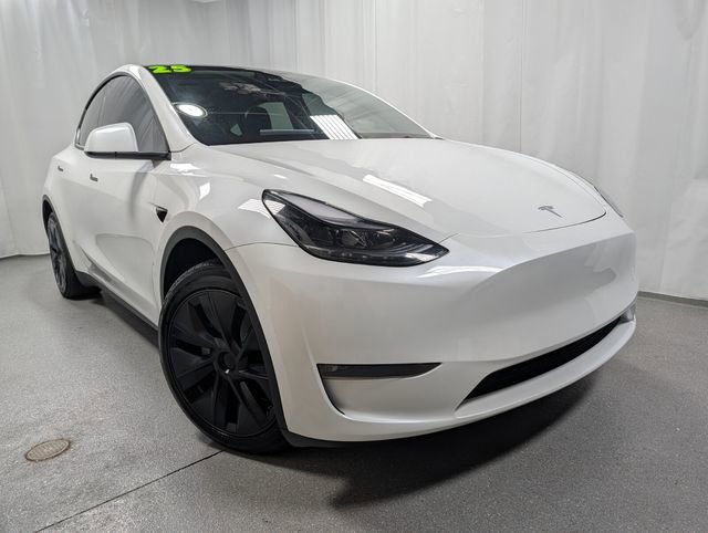 Used 2025 Tesla Model Y Long Range image 2