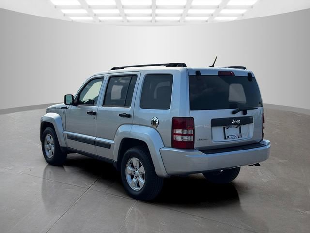 Used 2010 Jeep Liberty Sport w/ Popular Equipment Group AWD/4WD image 5