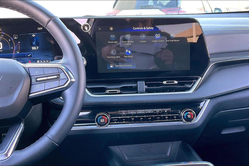 Used 2025 Chevrolet Equinox LT w/ Convenience Package II image 6