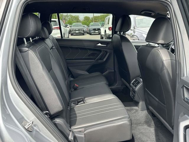 Used 2022 Volkswagen Tiguan SE R-Line image 16