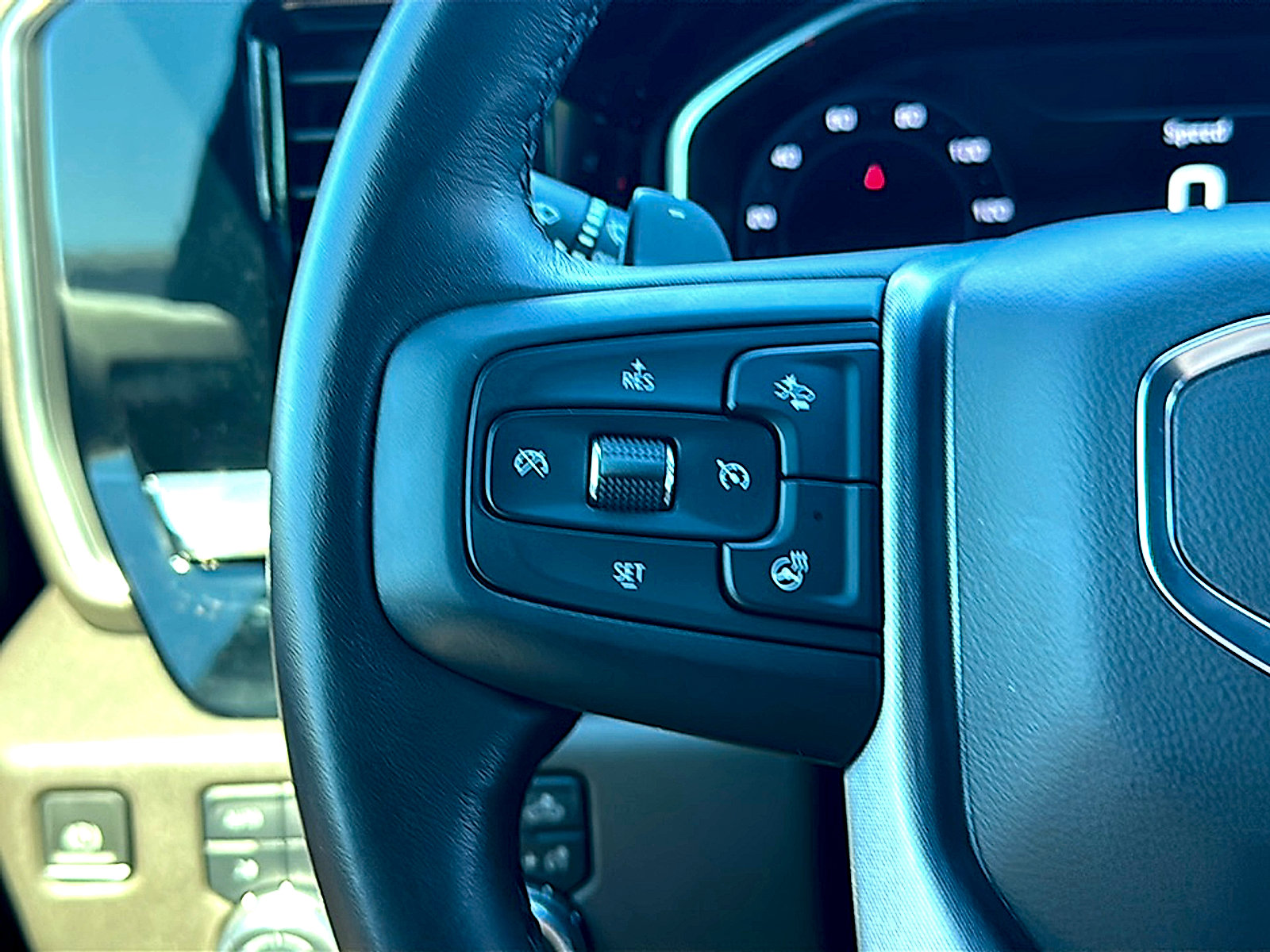 Used 2023 GMC Sierra 1500 SLT AWD/4WD image 30