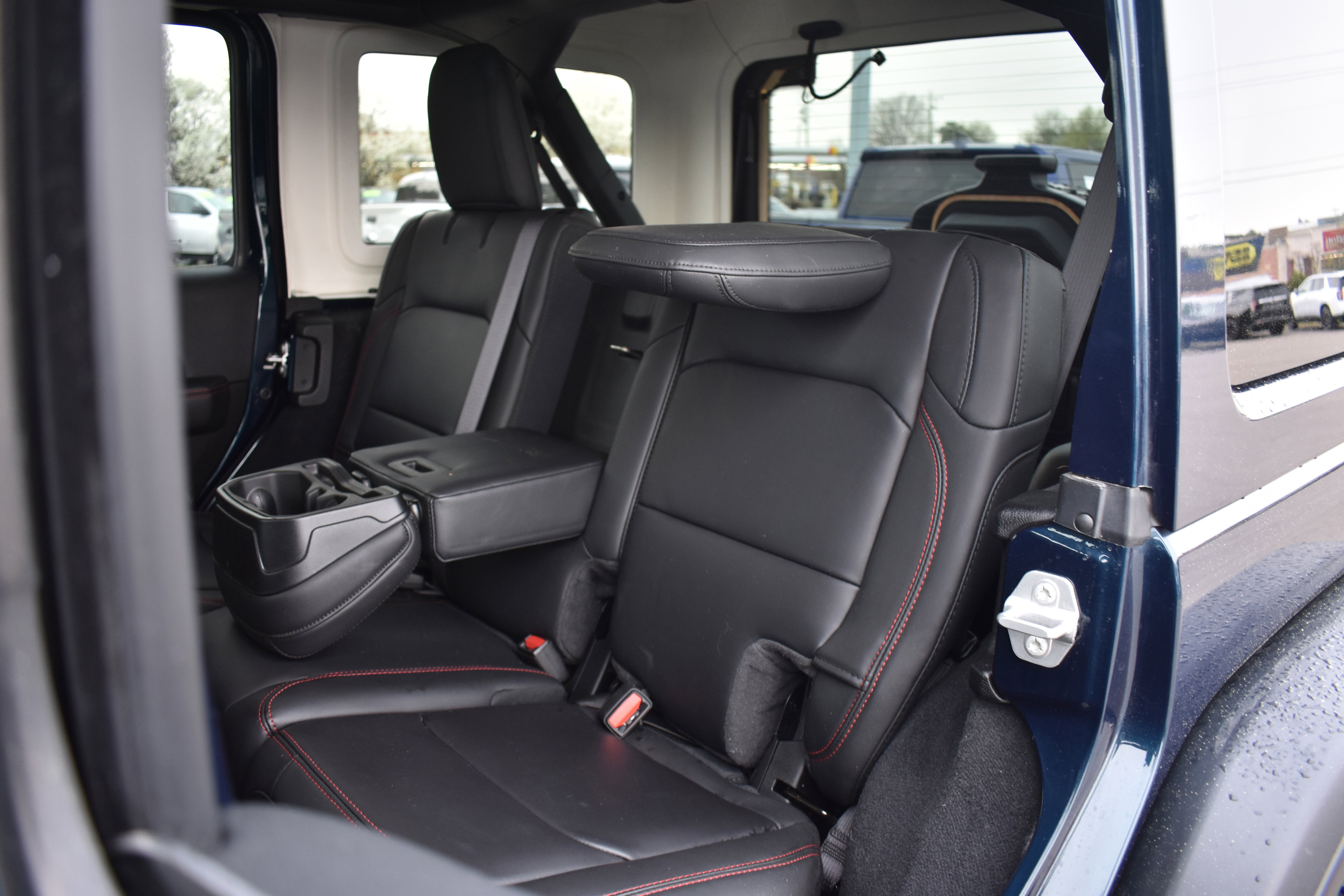 Used 2025 Jeep Wrangler Unlimited Rubicon w/ Safety Group image 28