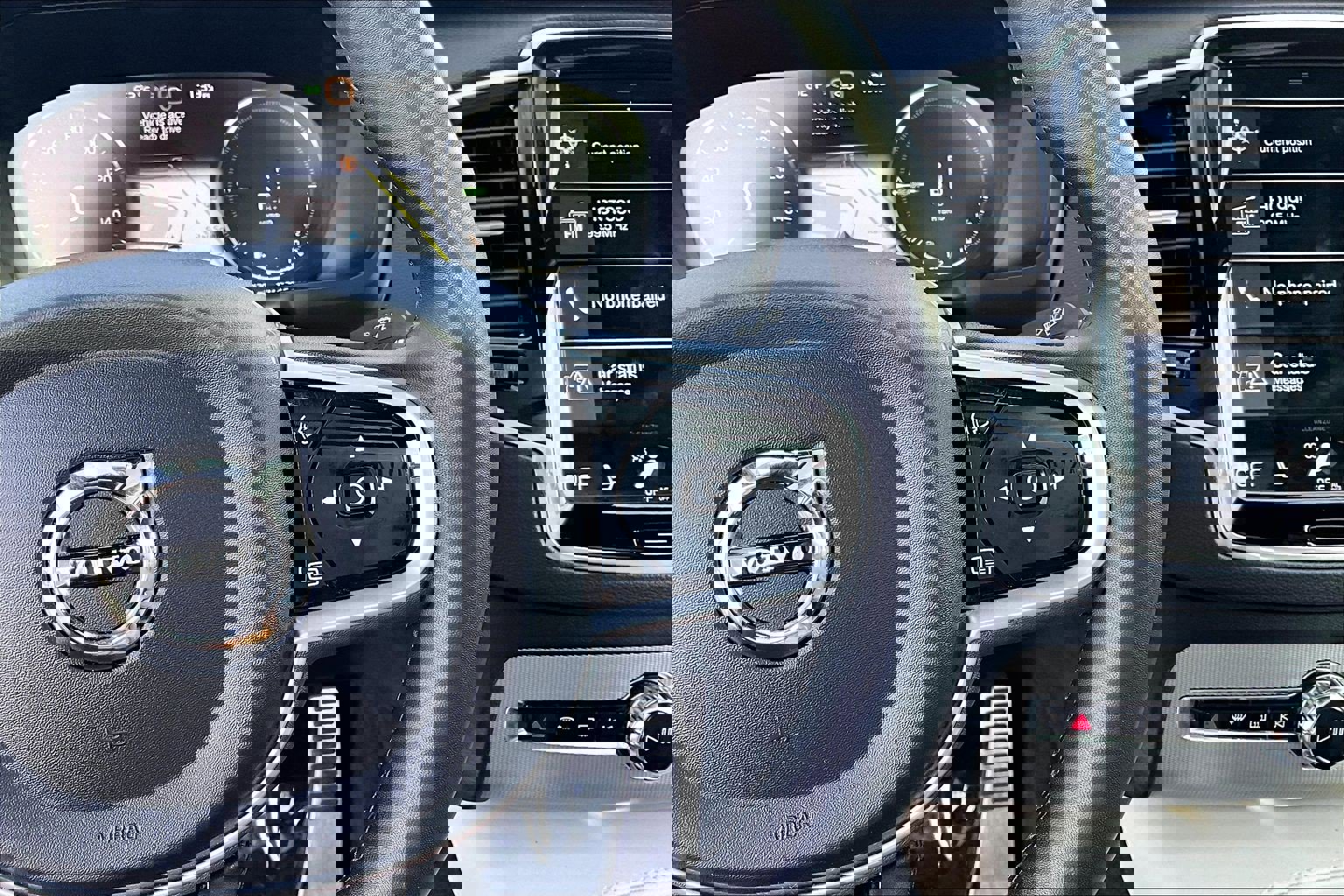 Used 2022 Volvo XC90 T8 R-Design w/ Advanced Package image 19