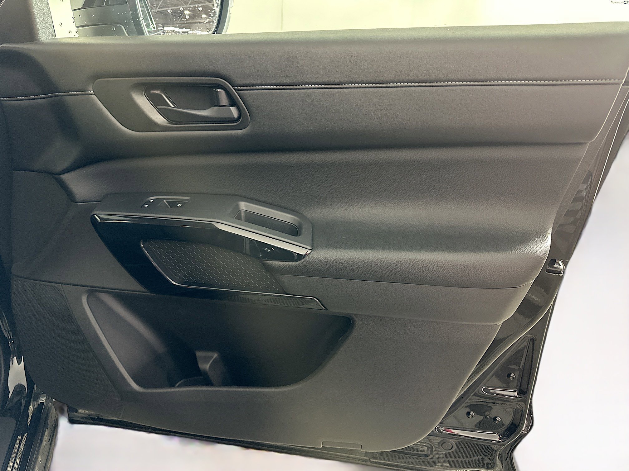 Used 2024 Nissan Pathfinder SV image 33