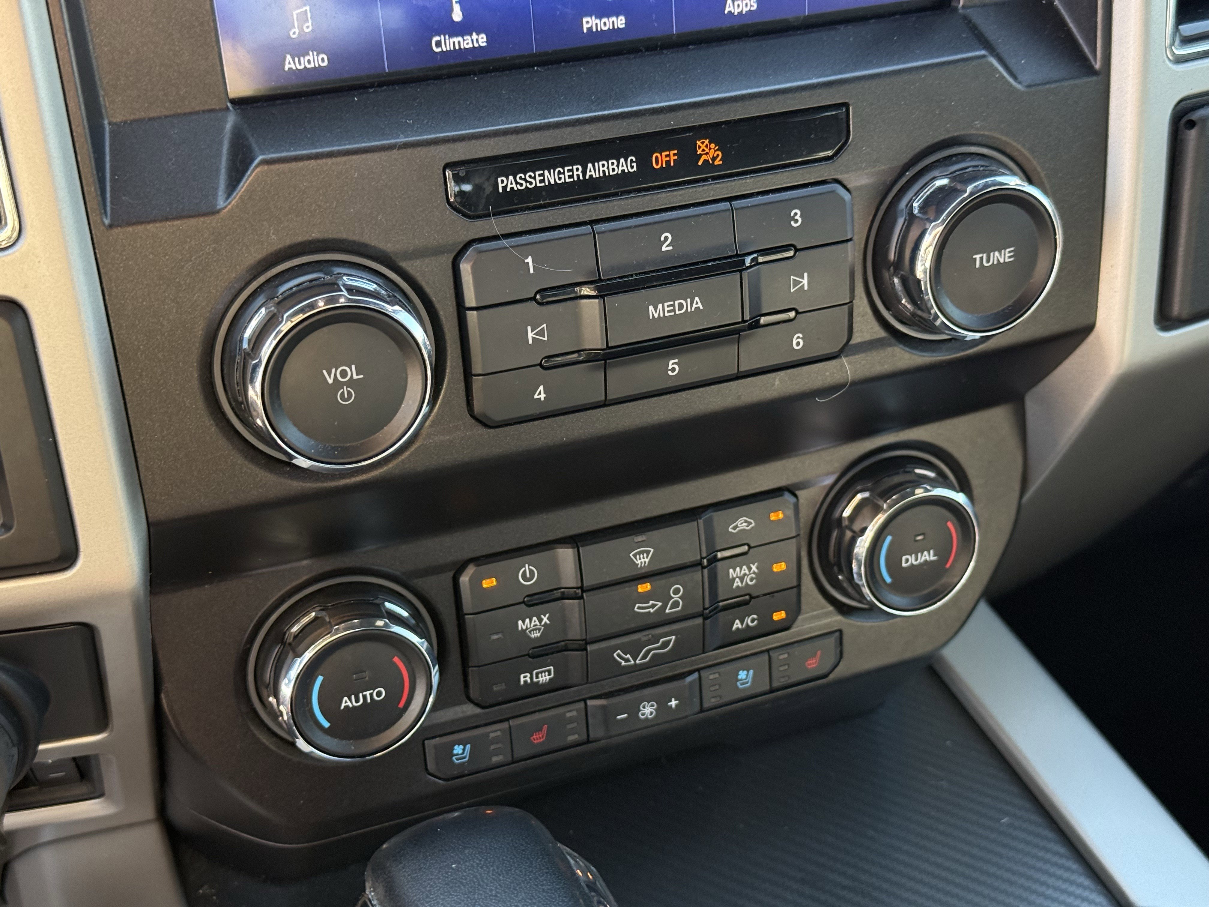 Used 2019 Ford F150 Lariat image 22