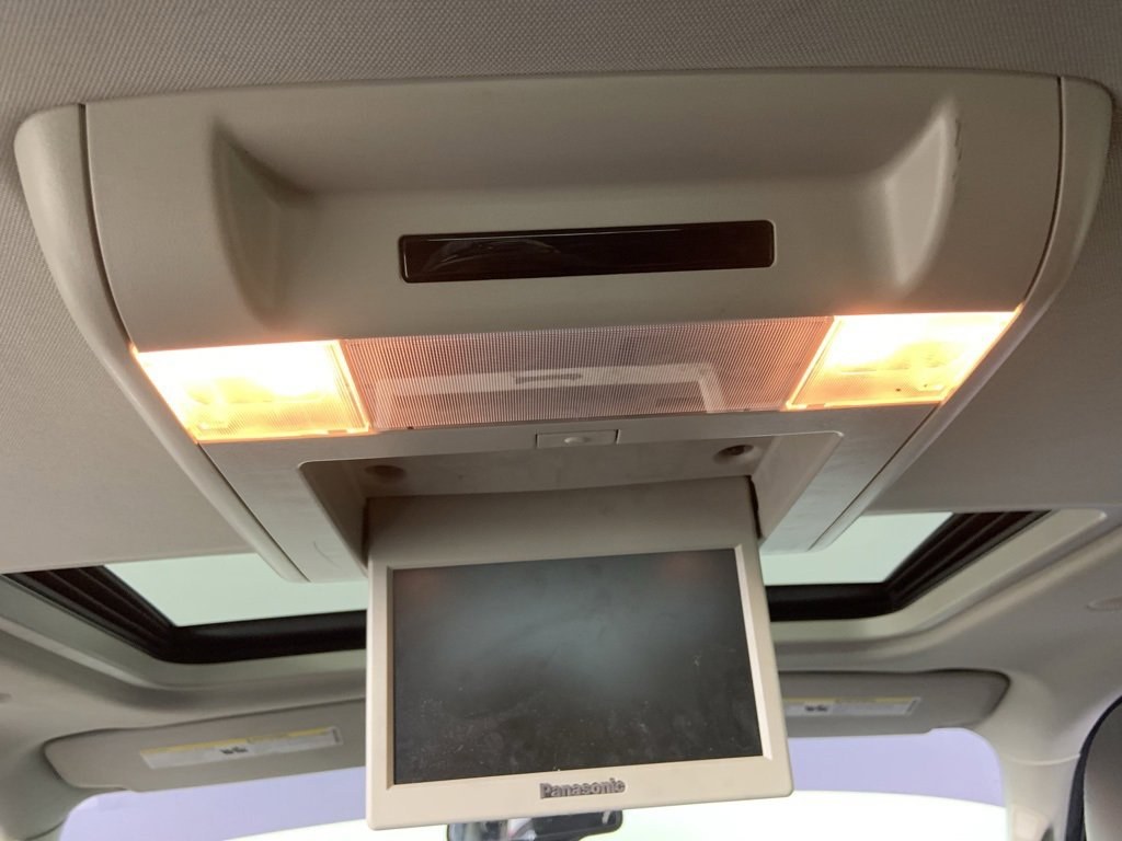 Used 2013 Cadillac Escalade Premium image 18