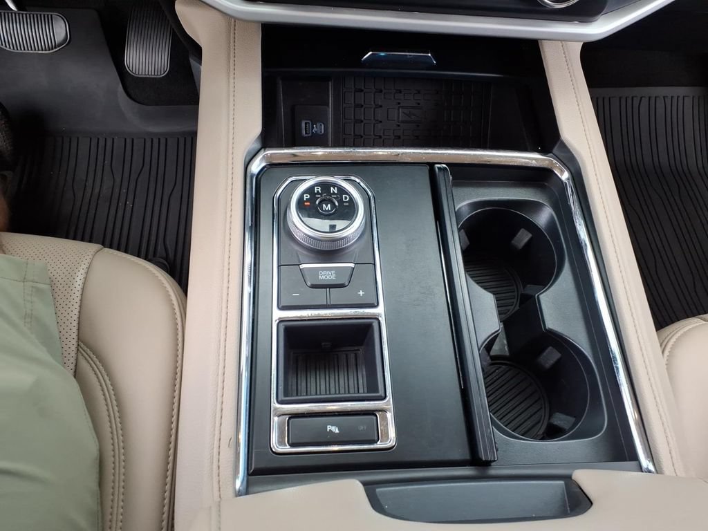 Used 2023 Ford Expedition XLT RWD image 18