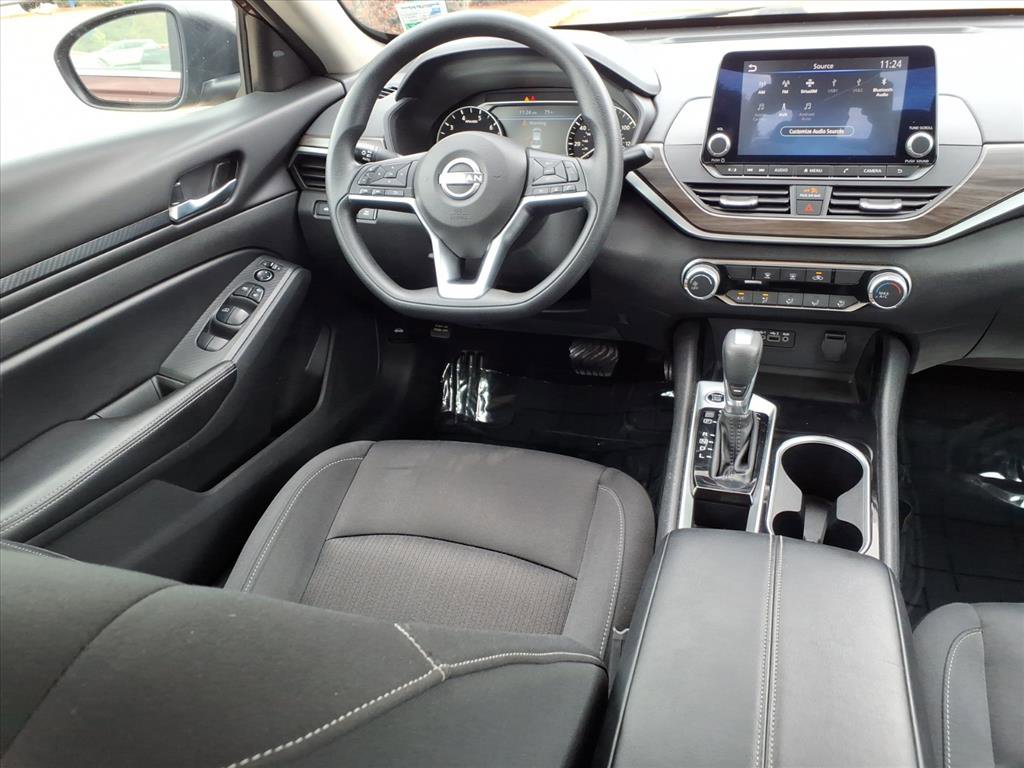 Used 2024 Nissan Altima 2.5 SV image 4