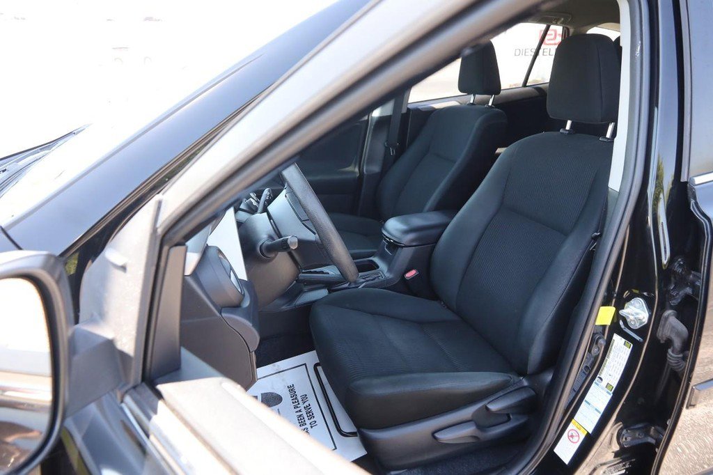 Used 2016 Toyota RAV4 LE AWD/4WD image 8