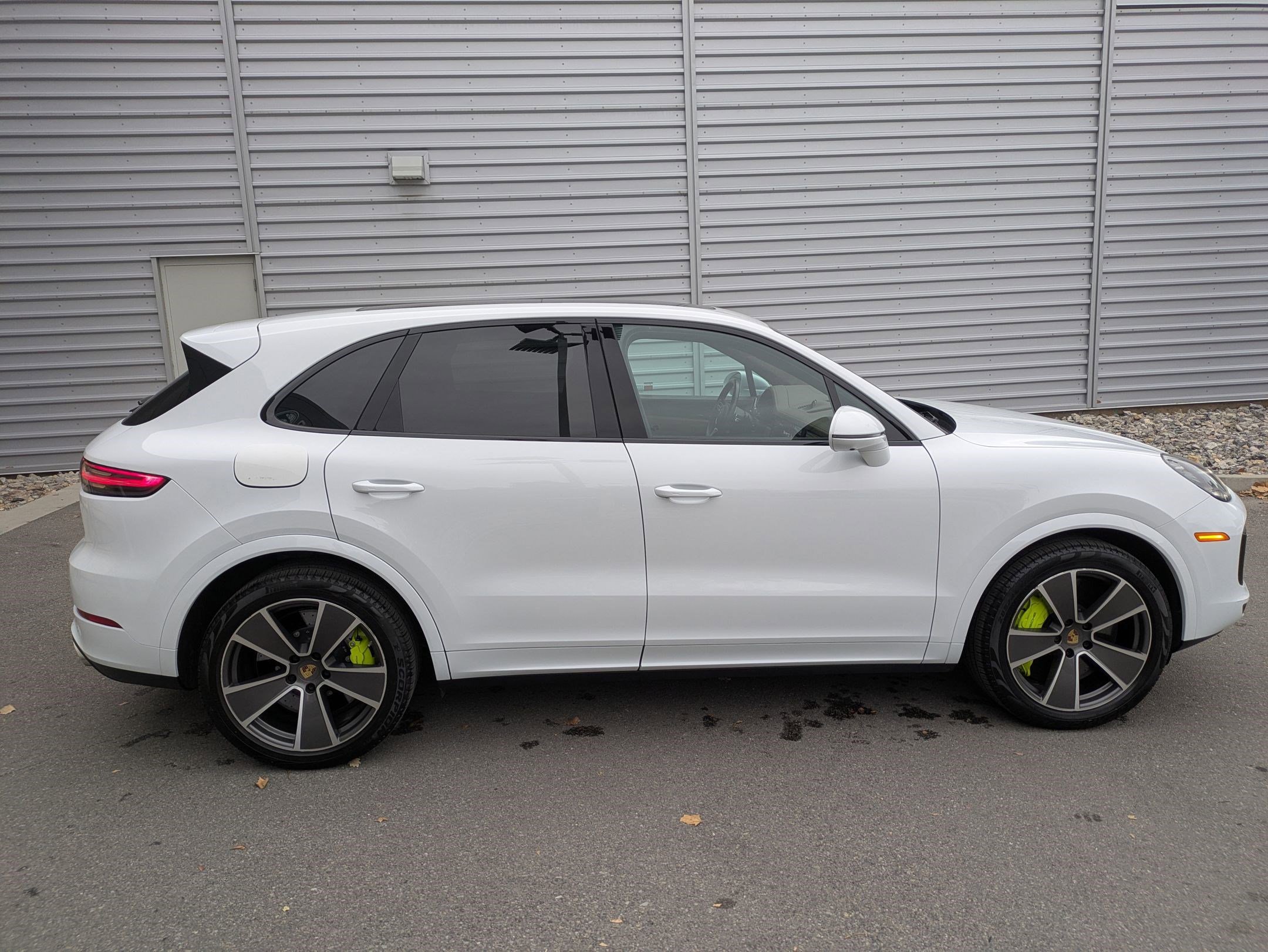 Used 2023 Porsche Cayenne Turbo S image 2