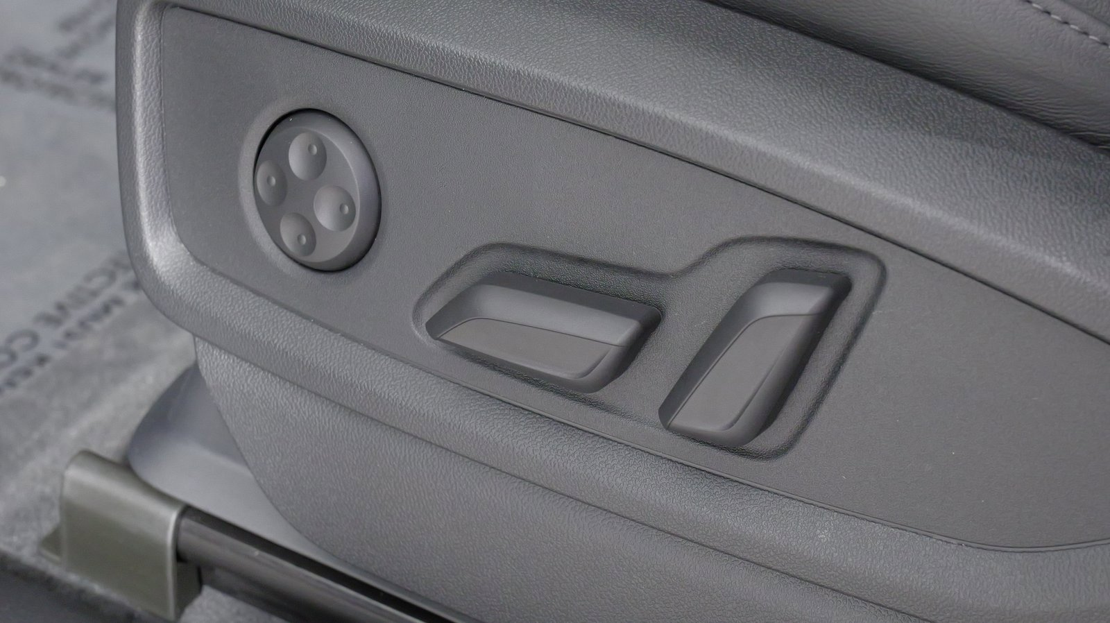 Used 2024 Audi Q5 e Premium Plus w/ Premium Plus Package image 50