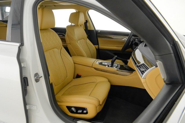 Used 2019 BMW 740i w/ Executive Package RWD image 40