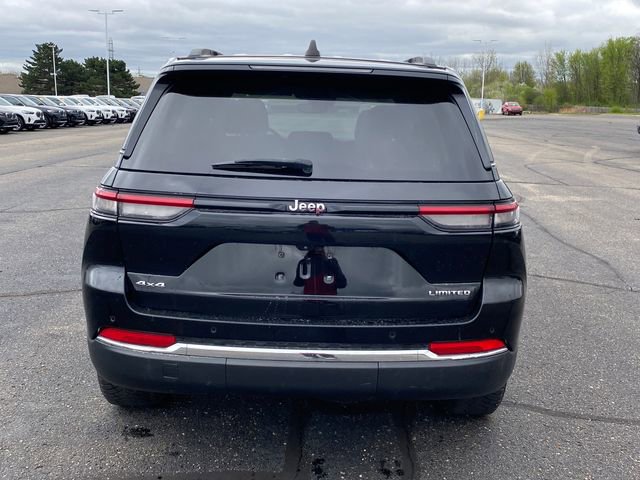 Used 2023 Jeep Grand Cherokee Limited AWD/4WD image 4