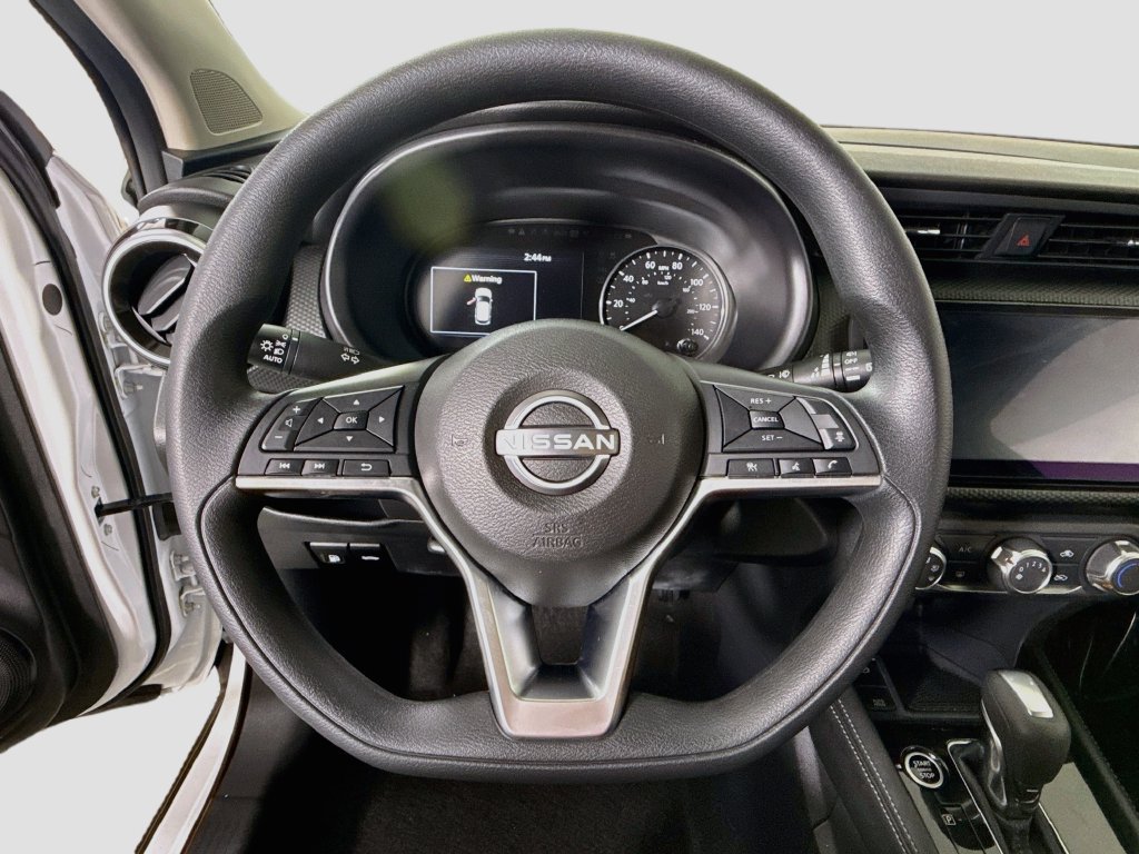 Used 2024 Nissan Kicks SV FWD image 18
