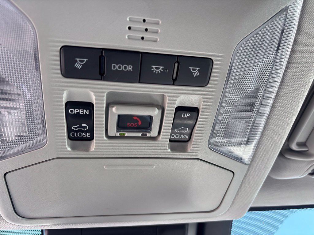 Used 2025 Toyota RAV4 XLE w/ Convenience Package FWD image 32