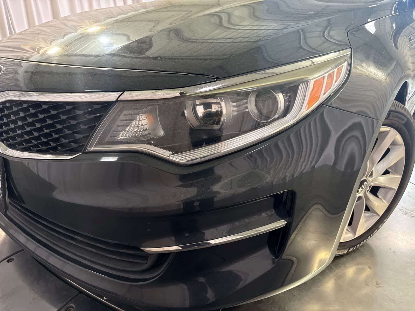 Used 2016 Kia Optima LX w/ Option Group 014 FWD image 9