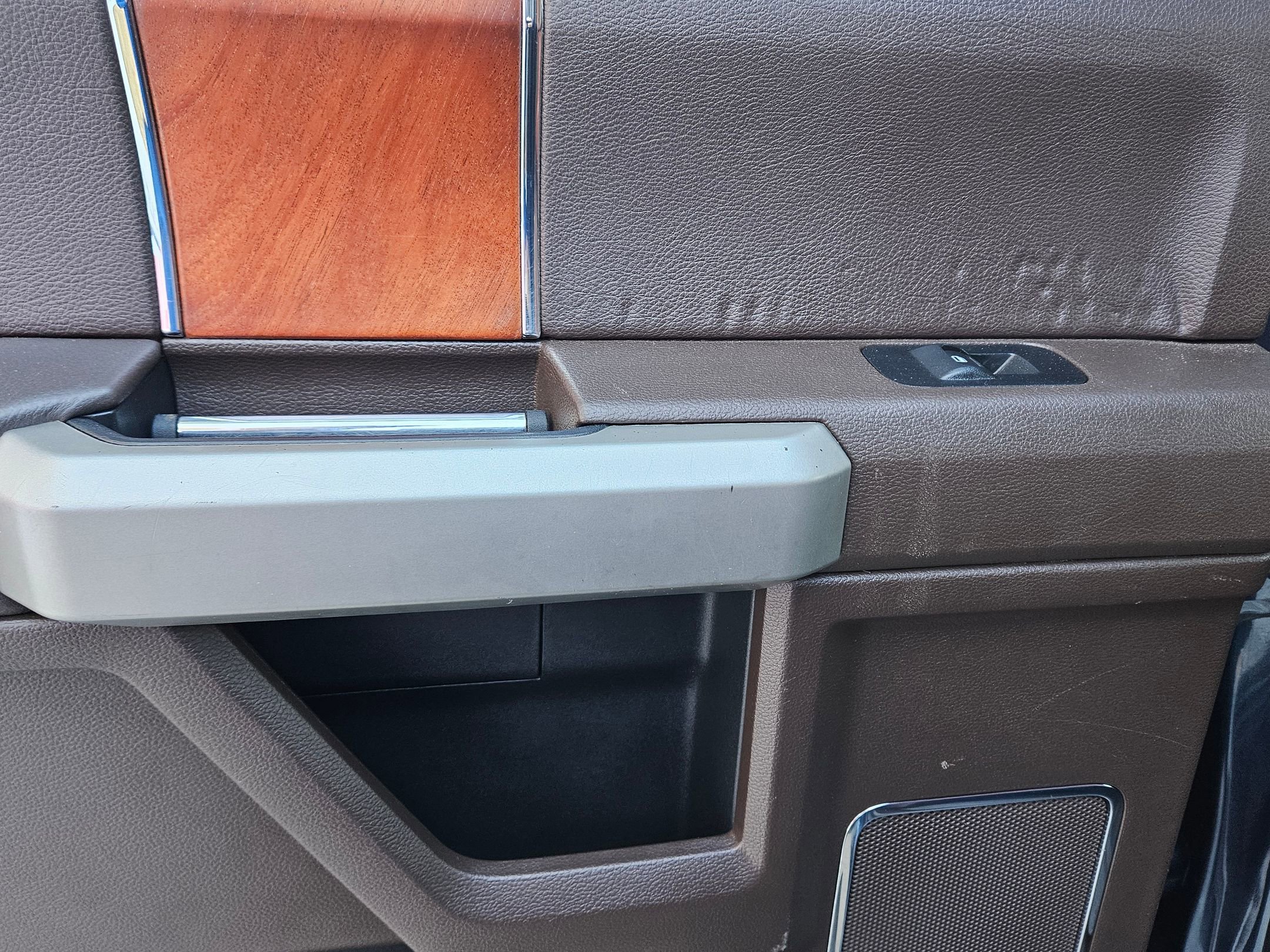 Used 2018 Ford F150 King Ranch w/ Equipment Group 601A Luxury image 23