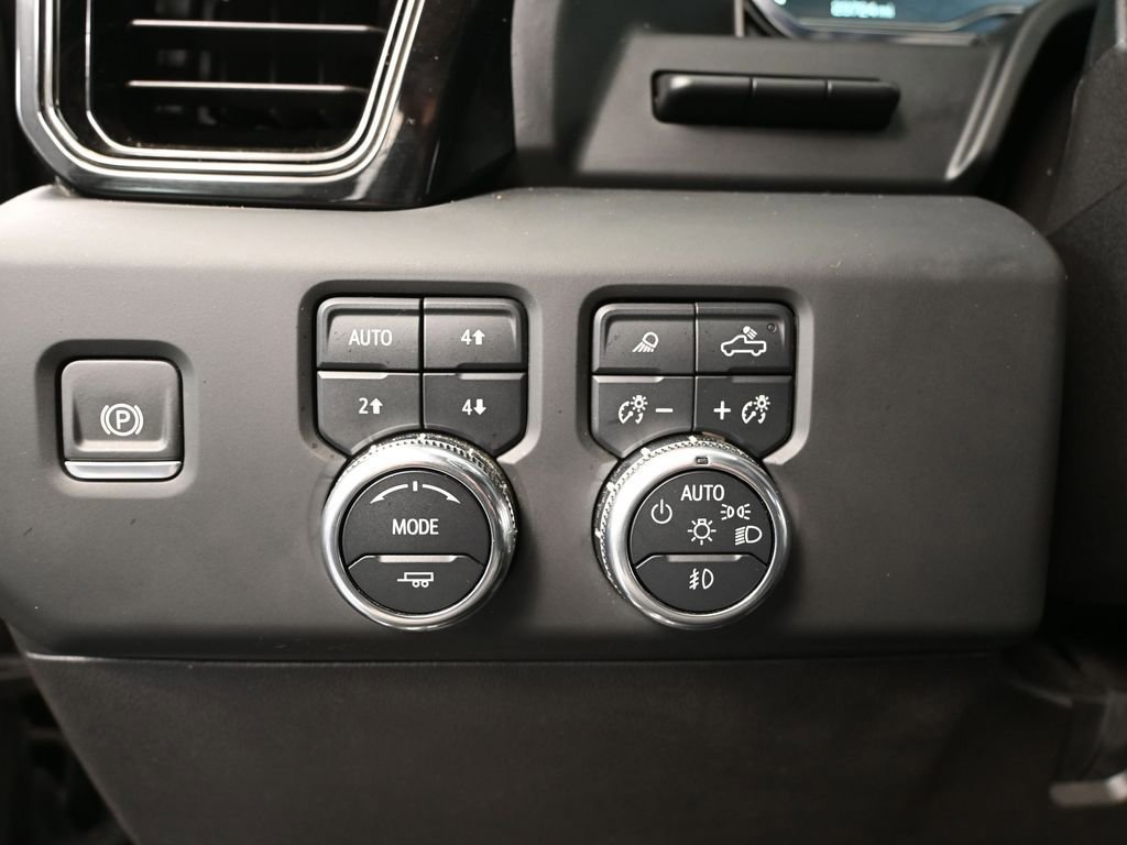 Used 2024 GMC Sierra 2500 AT4X image 33
