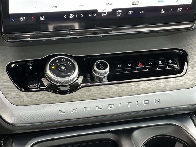 Used 2025 Ford Expedition Max Platinum image 13