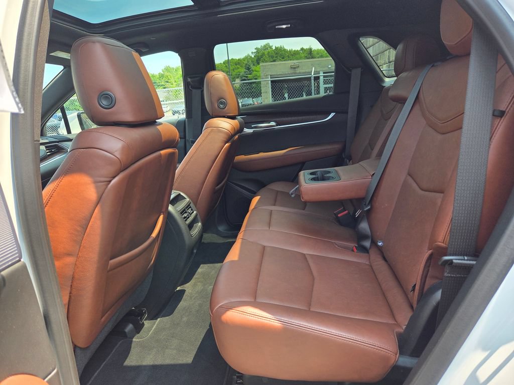 Used 2024 Cadillac XT5 Premium Luxury w/ Technology Package AWD/4WD image 41