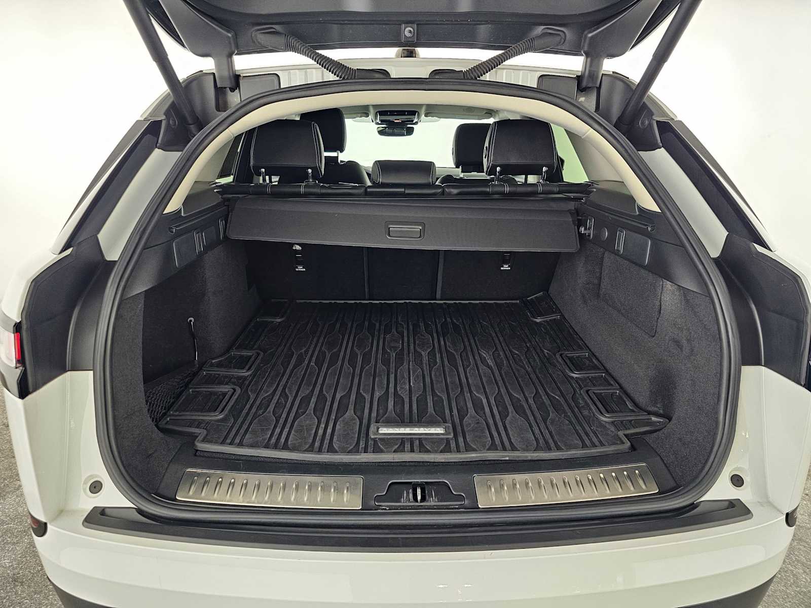 Used 2022 Land Rover Range Rover Velar S image 15