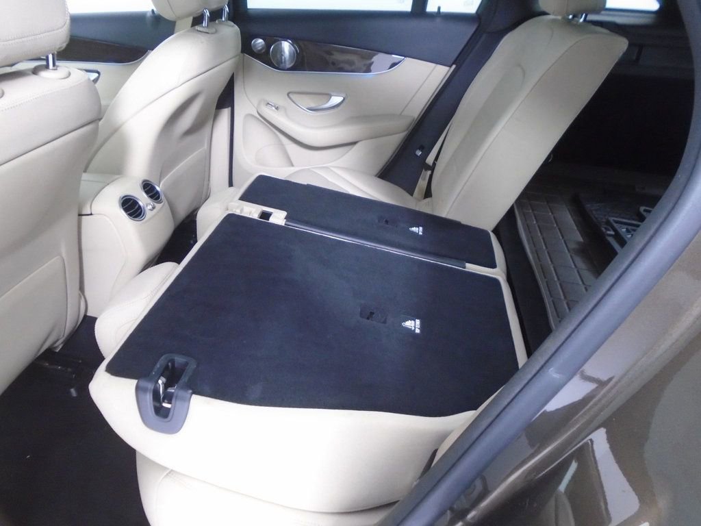 Used 2017 Mercedes-Benz GLC 300 4MATIC image 34