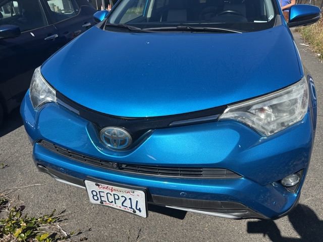 Certified 2018 Toyota RAV4 Limited w/ Advanced Technology Package image 2