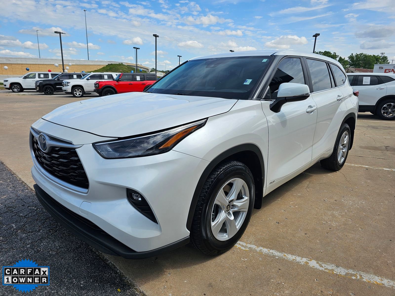 Used 2023 Toyota Highlander LE AWD/4WD image 7