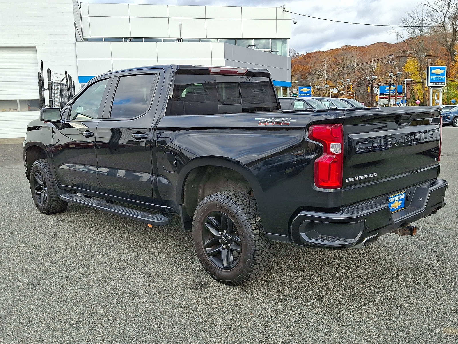 Used 2021 Chevrolet Silverado 1500 LT Trail Boss w/ Convenience Package II image 4
