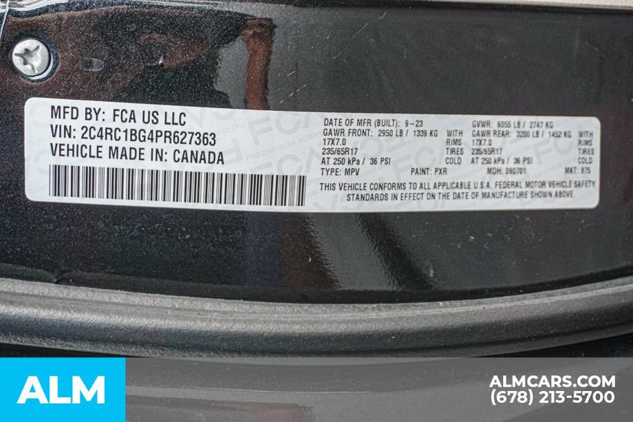 Used 2023 Chrysler Pacifica Touring-L FWD image 60