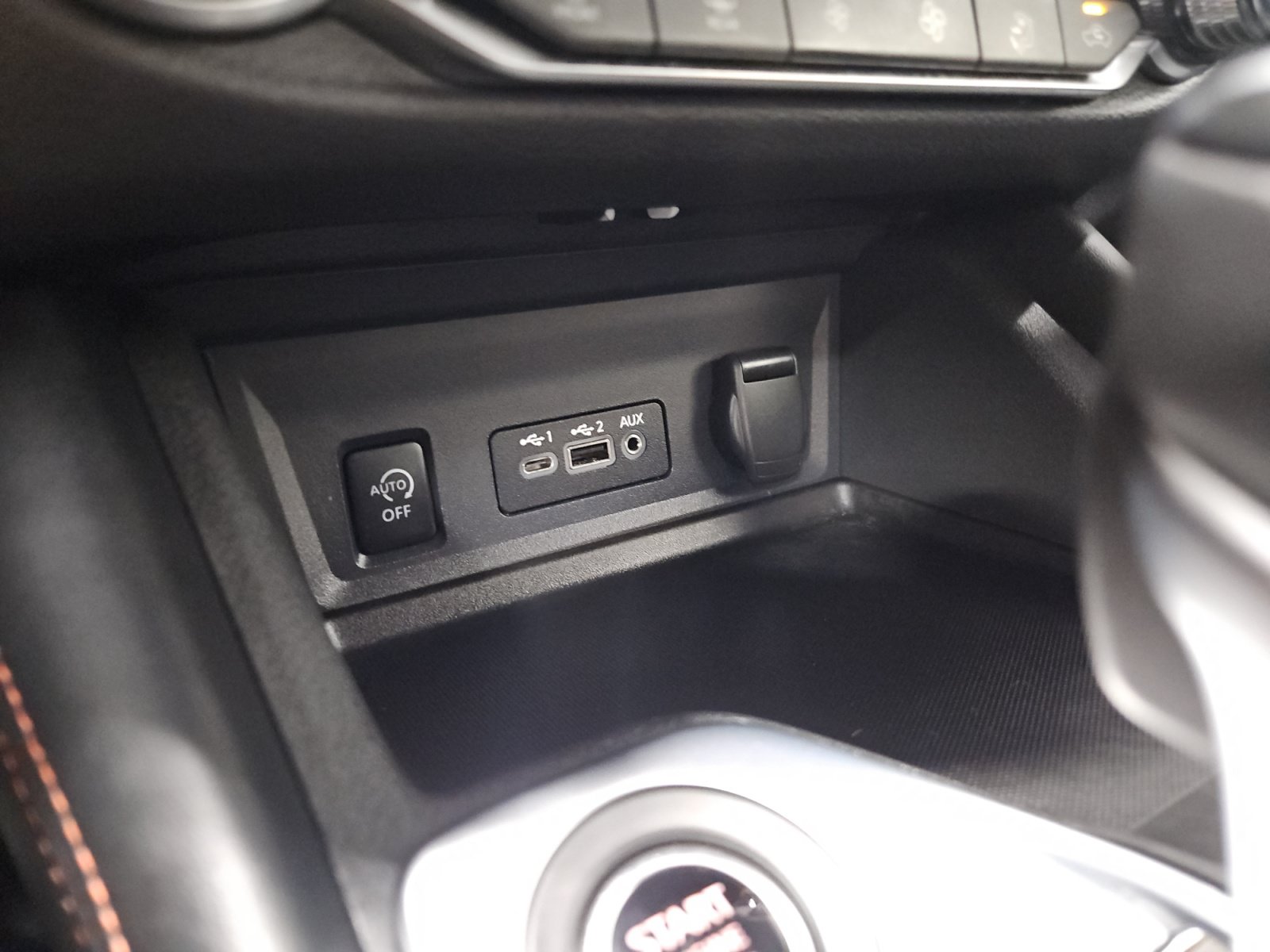 Used 2024 Nissan Sentra SR w/ SR Premium Package FWD image 18