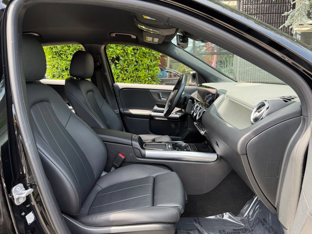 Used 2025 Mercedes-Benz GLA 250 4MATIC image 33