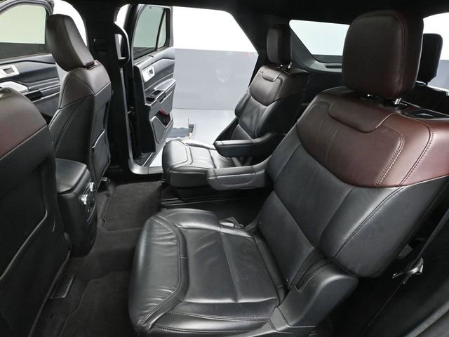 Used 2023 Ford Explorer Platinum w/ Technology Package image 40