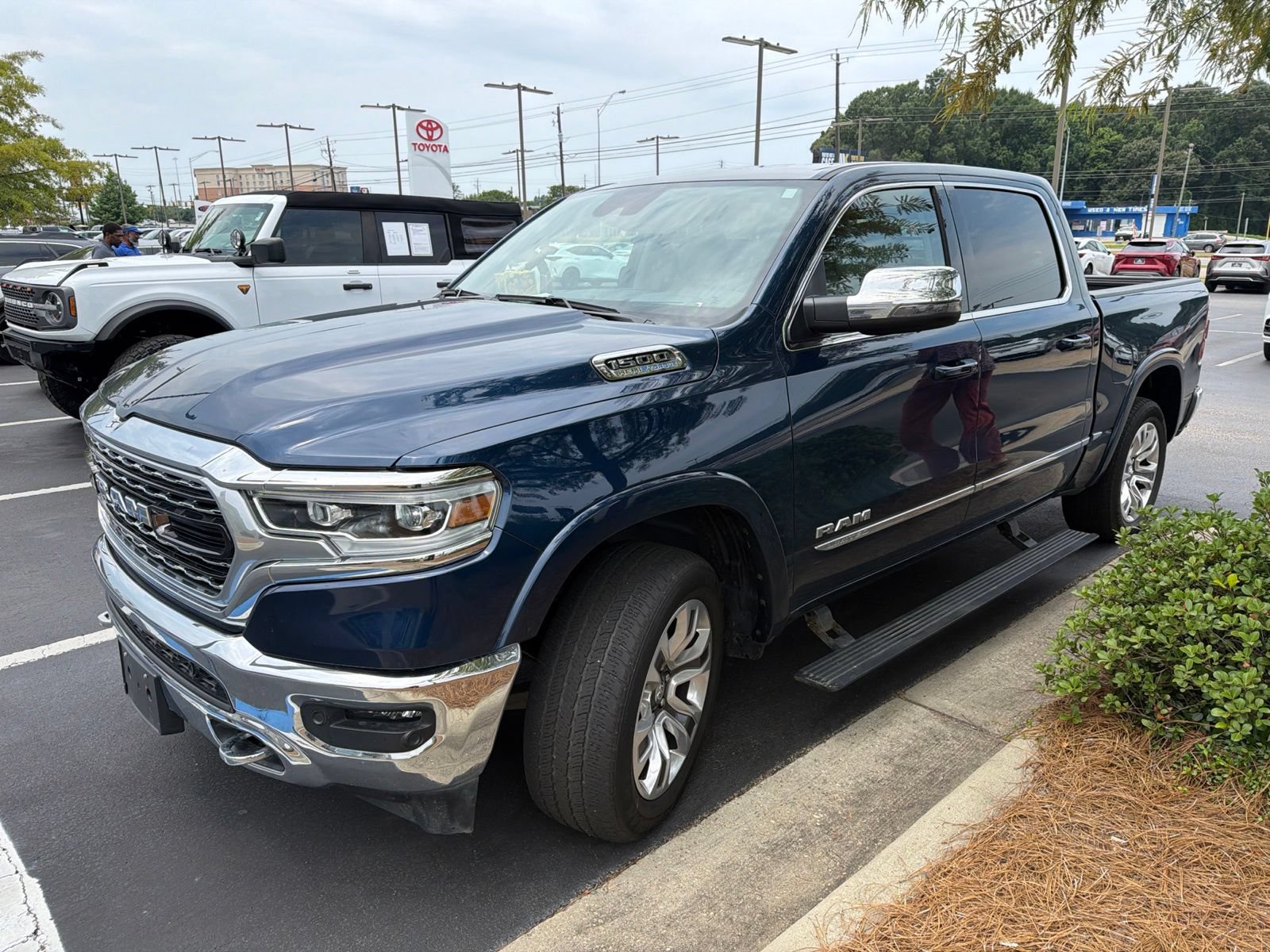 Used 2024 RAM 1500 Limited AWD/4WD image 1