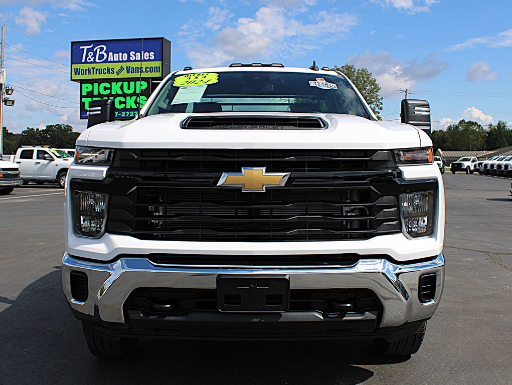 Used 2024 Chevrolet Silverado 3500 W/T w/ Snow Plow Prep Package image 8