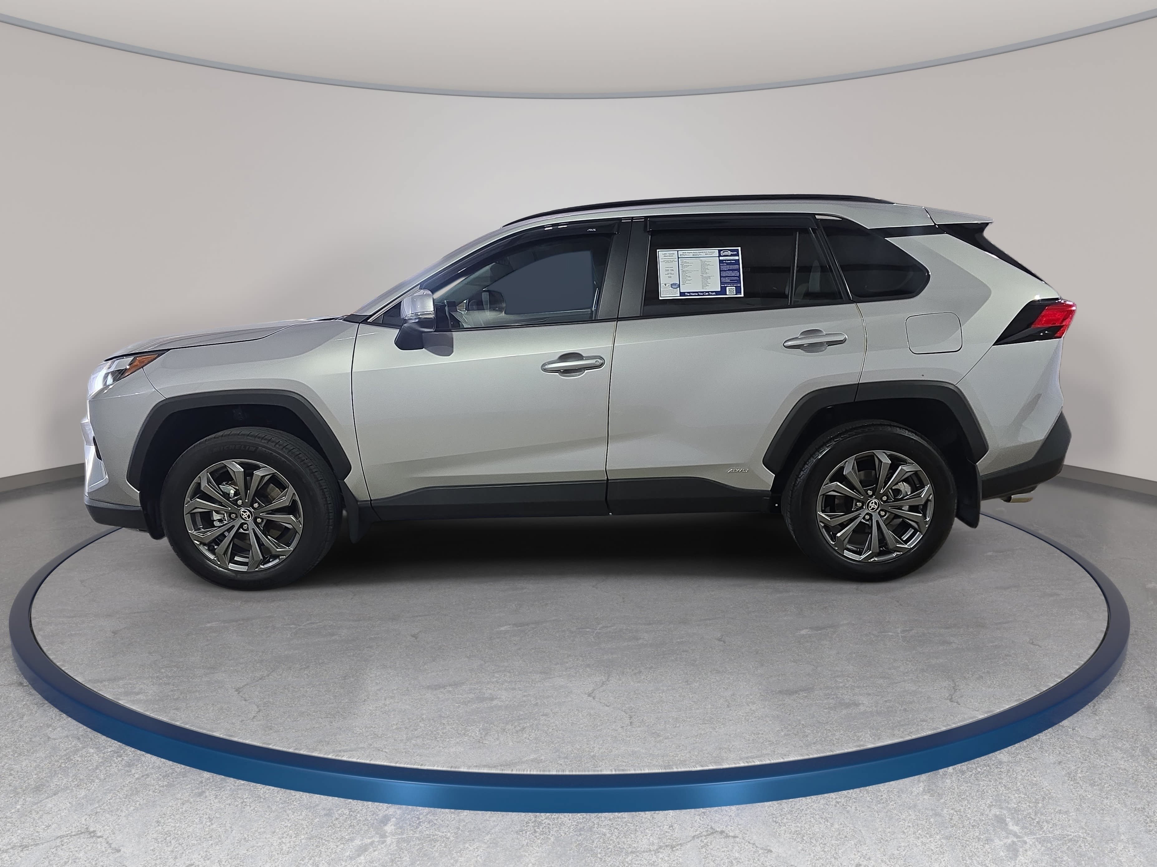 Used 2025 Toyota RAV4 XLE Premium AWD/4WD image 9