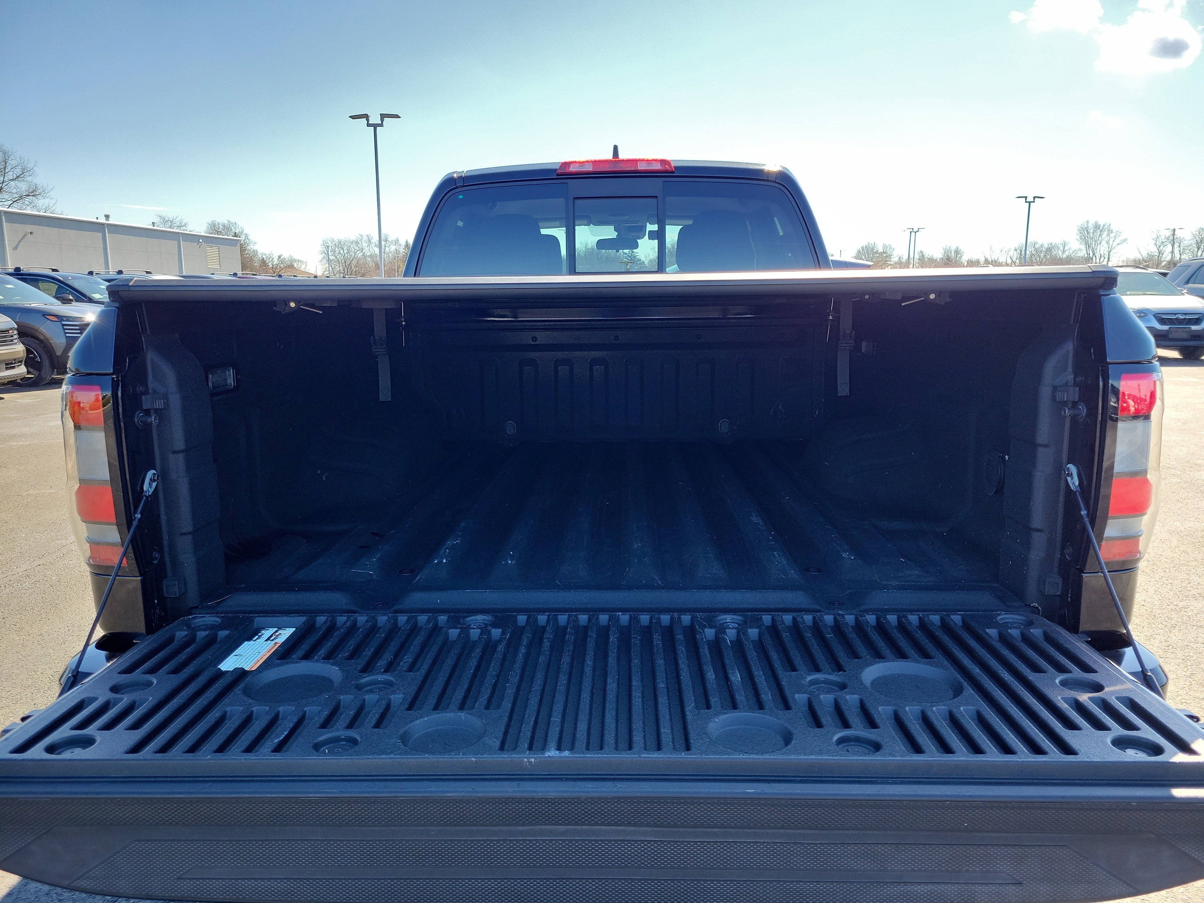 Certified 2022 Nissan Frontier SV w/ Technology Package image 8