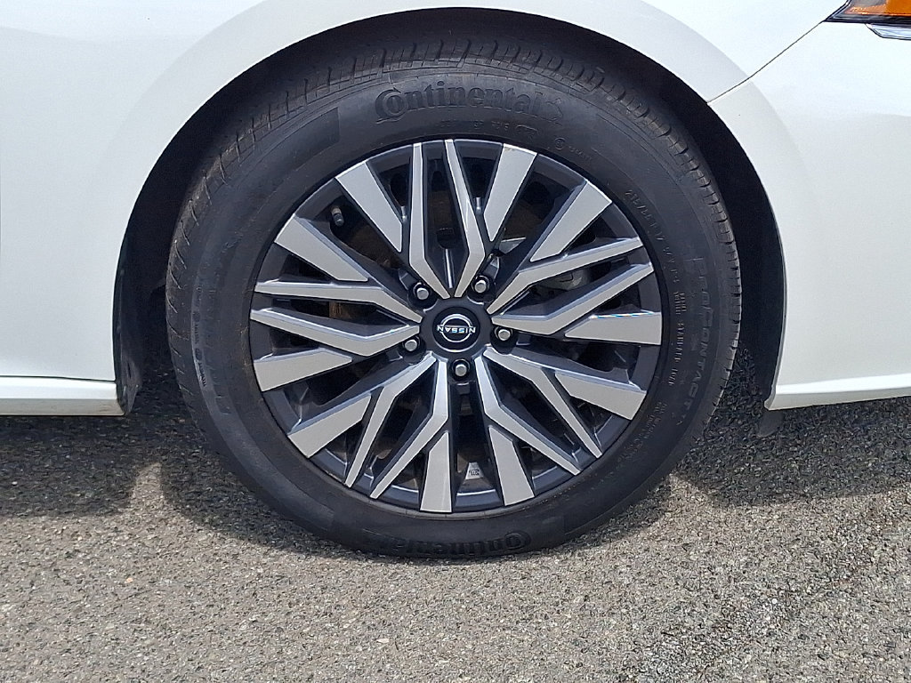 Used 2023 Nissan Altima 2.5 SV FWD image 11