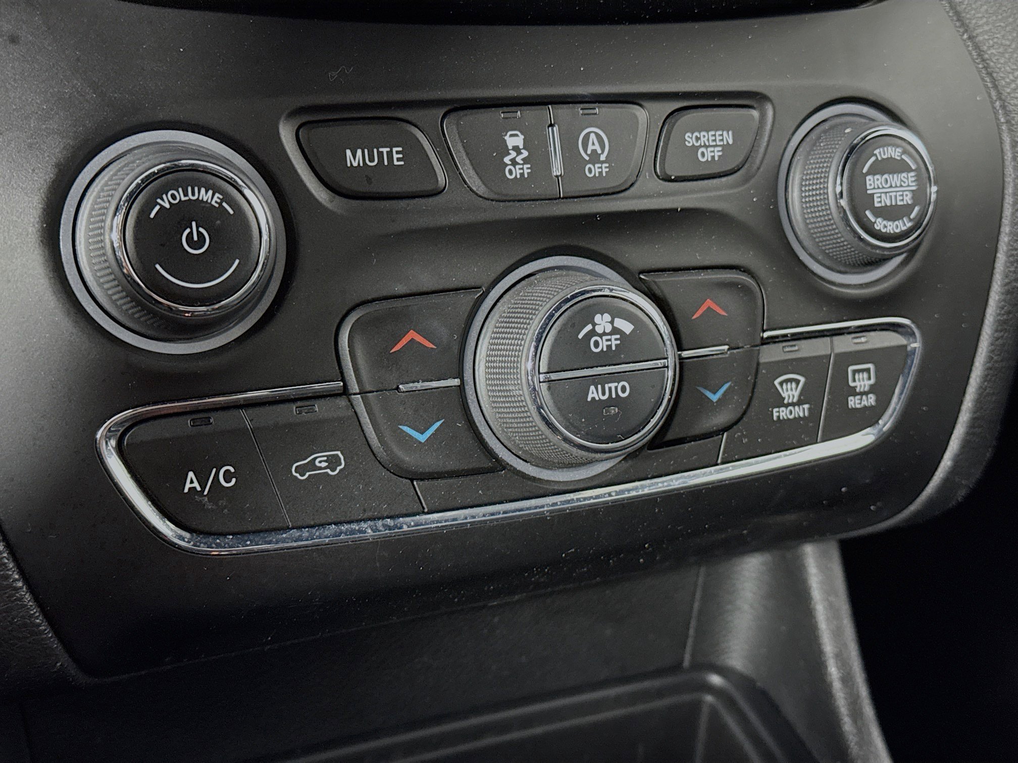 Used 2019 Jeep Cherokee High Altitude image 16